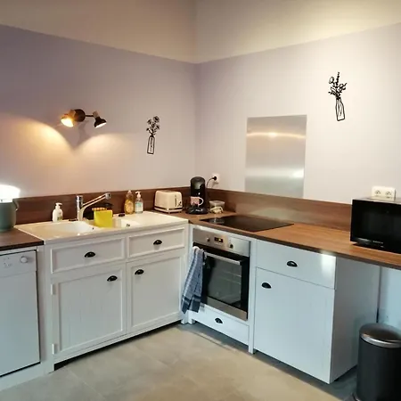 Holiday home Chaleureux A Charroux, Confort Pour 6 Pers, Proche Nature Et Vichy - Fr-1-489-572 *