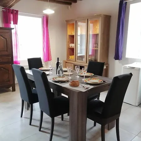 Holiday home Chaleureux A Charroux, Confort Pour 6 Pers, Proche Nature Et Vichy - Fr-1-489-572 *
